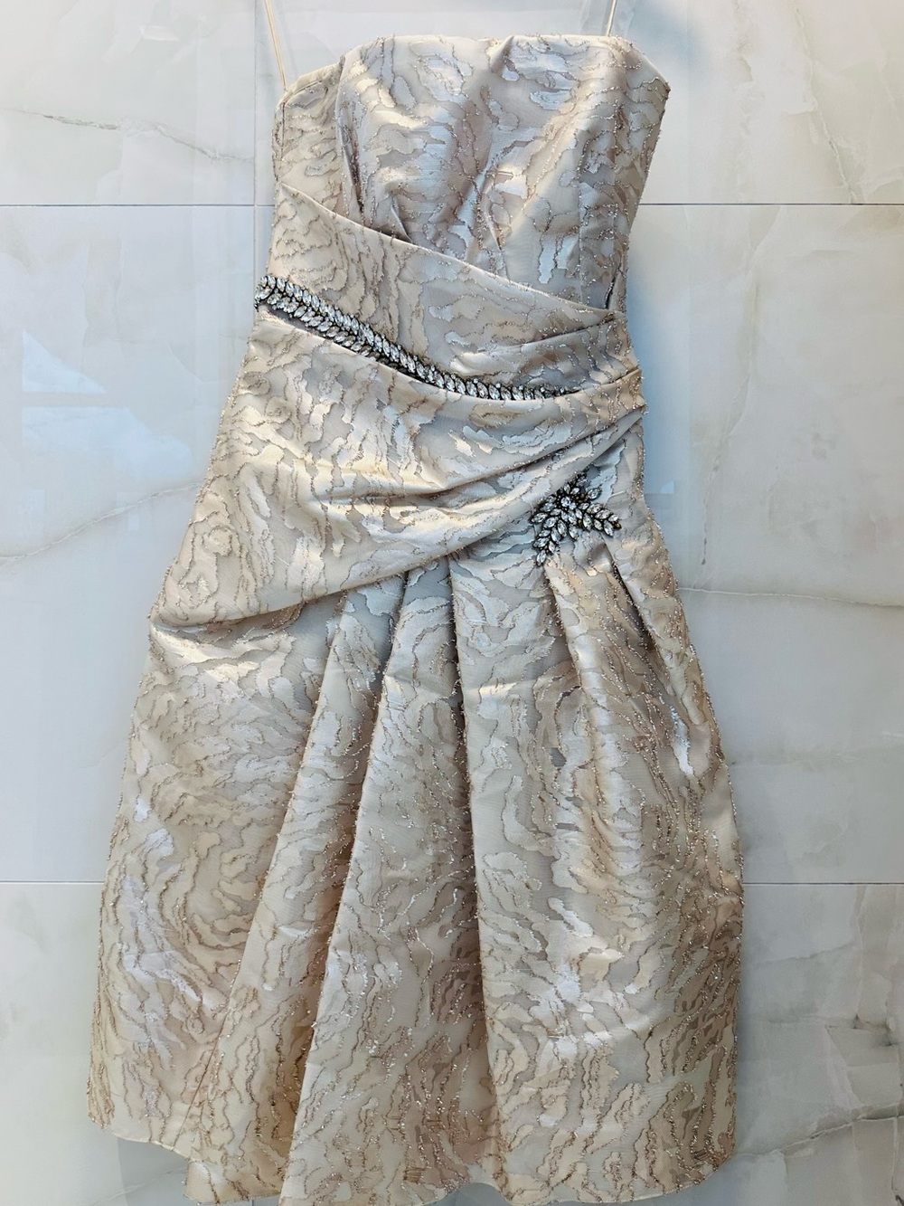 Carolina Herrera Strapless Gold Silver Brocade Cocktail Formal Evening Dress